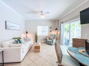 Smart TV, books - Siesta Key Beach 3 Condos in One Building,  half a block to Point of Rocks (Siesta Key)