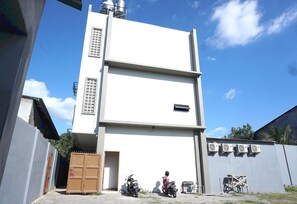 Front of property - Hotel O Pondom Danu 77 (Makassar)