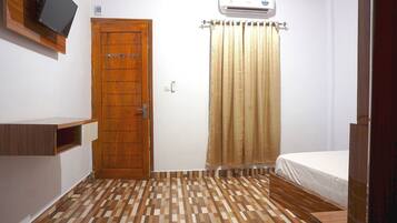 Kamar Double Standar | Seprai linen