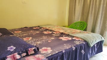 Deluxe Double Room | Desk, free WiFi, bed sheets