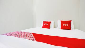 Deluxe Double Room | Desk, free WiFi, bed sheets