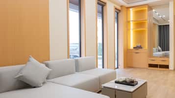Luxury Room | Minibar, desk, soundproofing, free WiFi