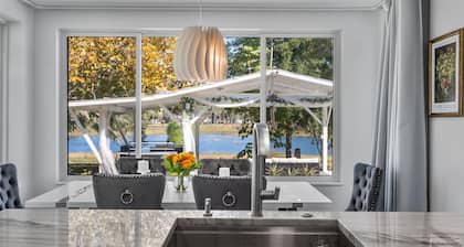 WHAT A HIDDEN GEM!! Lakehouse Paradise Retreat, ESCAPE... RELAX... REJUVENATE...