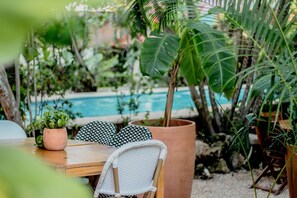 Outdoor dining - Habitación de 1 Cama Vista al Jardín con Desayuno Continental Incluido (Q.R.)
