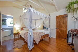 2 habitaciones, escritorio, tabla de planchar con plancha y wifi gratis 