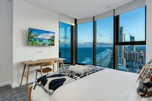 3 bedrooms, desk, iron/ironing board, travel cot