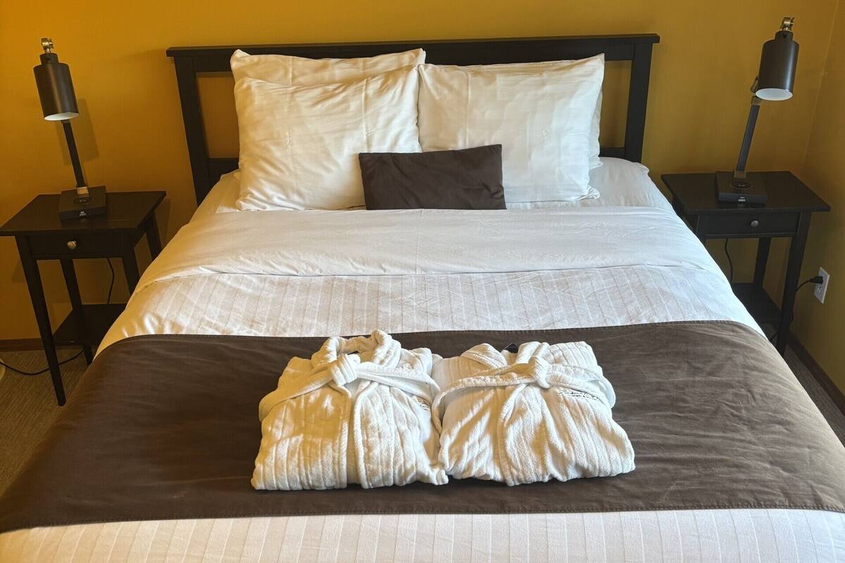 Quarto quádruplo família, sacada, vista para o oceano | Ferros/tábuas de passar roupa, Wi-Fi de cortesia
