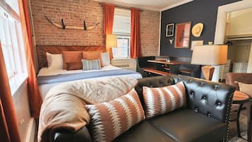 1 bedroom, desk, iron/ironing board, WiFi