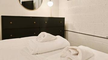 3 bedrooms, WiFi, bed sheets