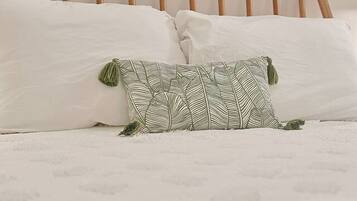 3 bedrooms, WiFi, bed sheets