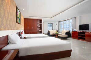 Habitación familiar | Escritorio, espacio para trabajar con laptop y insonorización