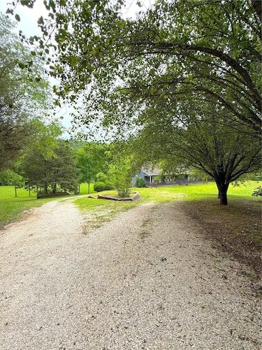 Large 6BR Home on White River, WiFi, Sleeps 12