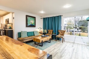 Luokittelematon kuva, 5 kautta 48, painike