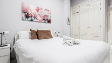 1 habitación, tabla de planchar con plancha y internet