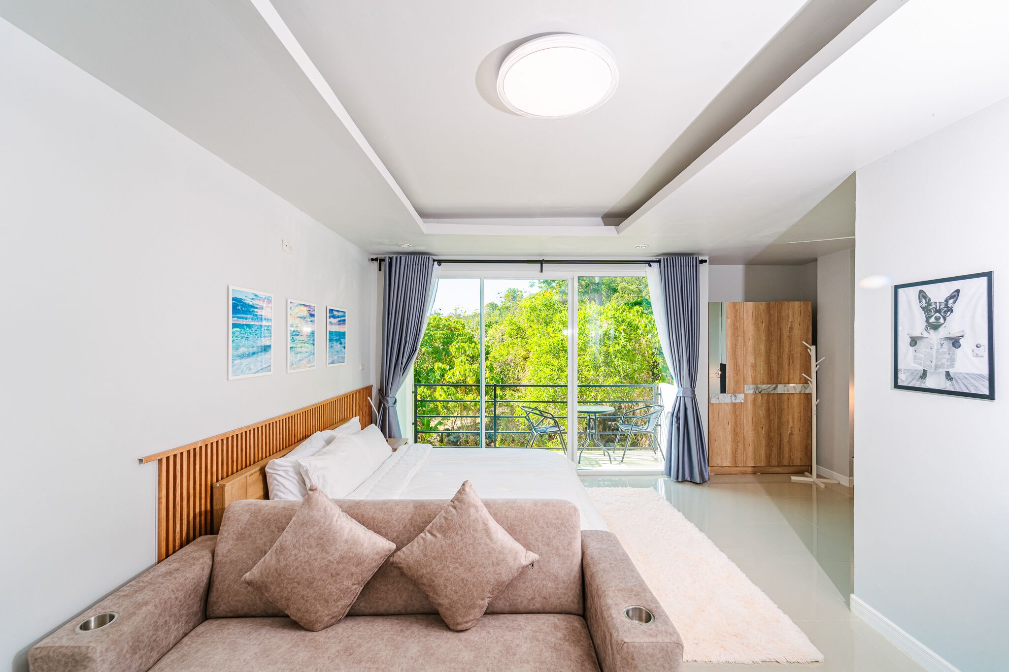 3 bedrooms, iron/ironing board, free WiFi