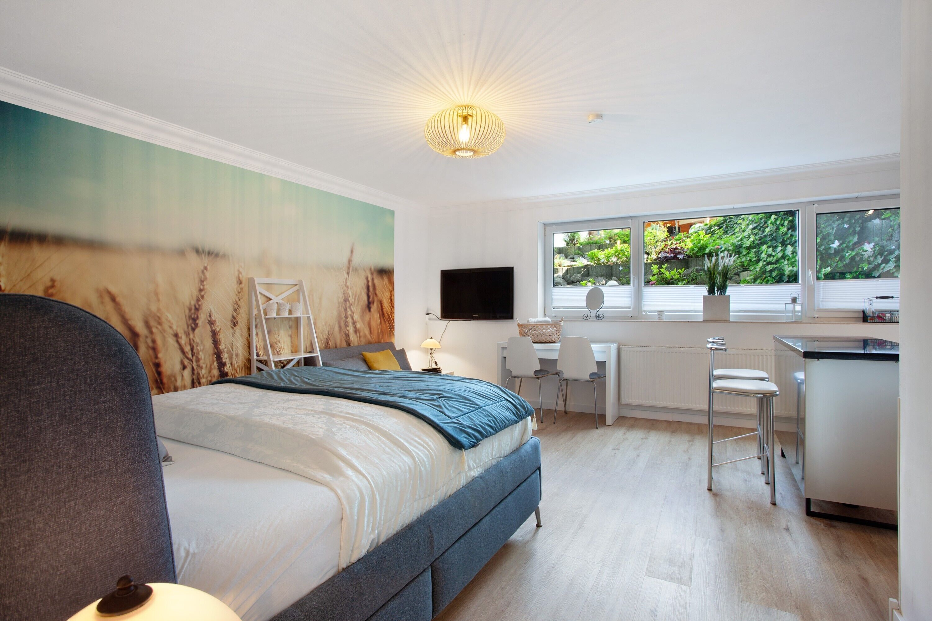 1 bedroom, desk, free WiFi, bed sheets