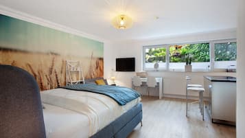 1 bedroom, desk, free WiFi, bed sheets