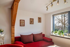 TV, bordtennis og stereoanlegg