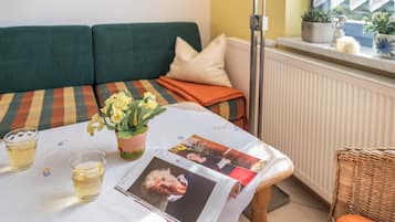 1 habitación, tabla de planchar con plancha, wifi gratis y ropa de cama