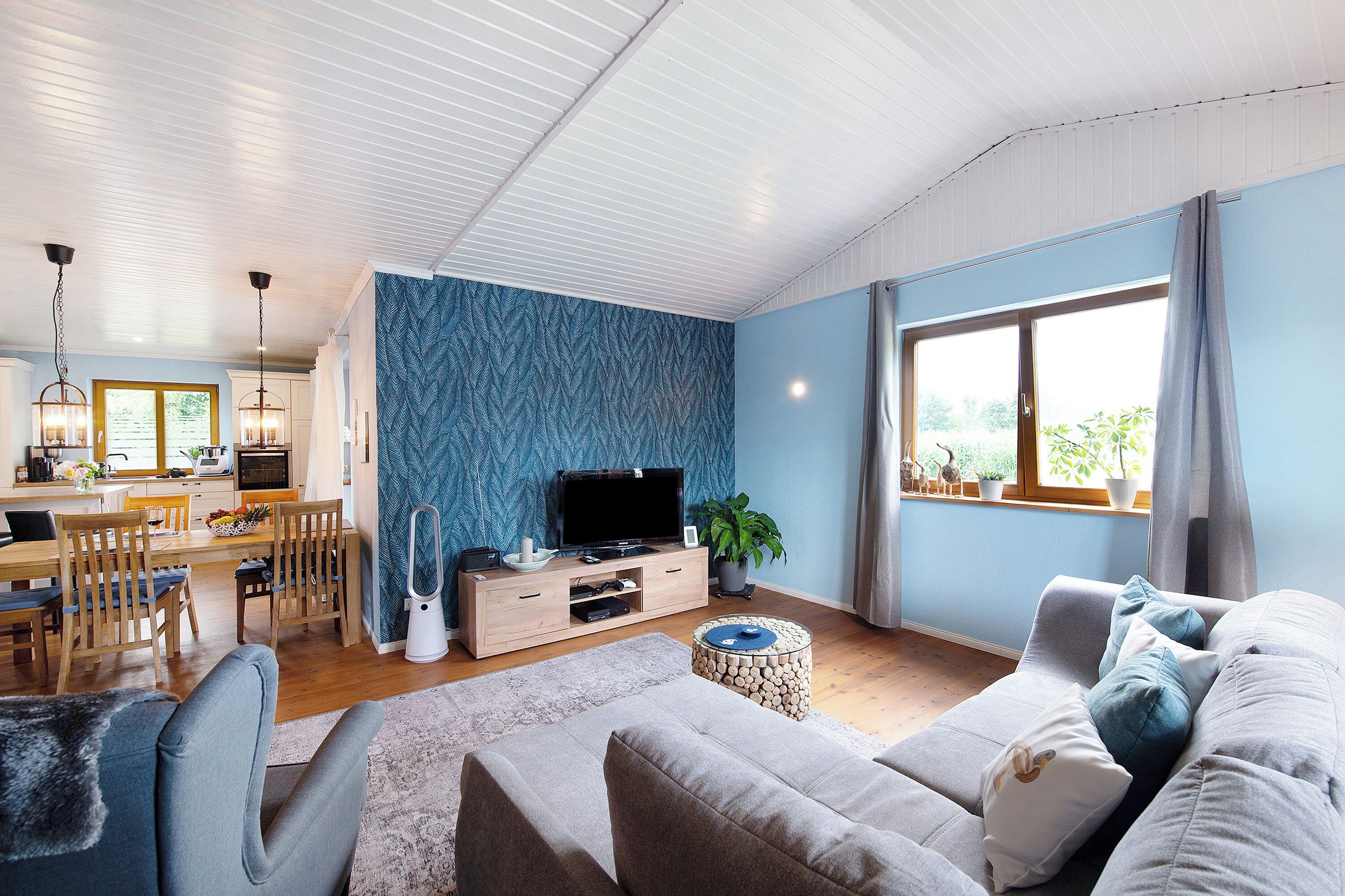 Fernseher, Kamin, Videospiele, DVD-Player