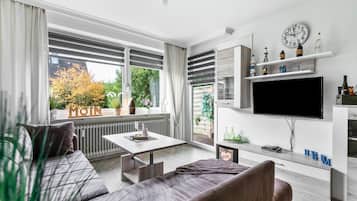 Fernseher, DVD-Player, Stereoanlage