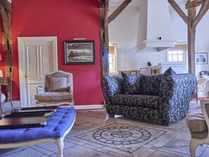 Télévision, cheminée