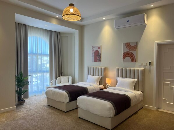 10 bedrooms, desk, iron/ironing board, WiFi