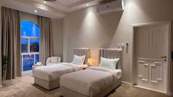 10 Schlafzimmer, Schreibtisch, Bügeleisen/Bügelbrett, WLAN