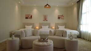 10 bedrooms, desk, iron/ironing board, WiFi
