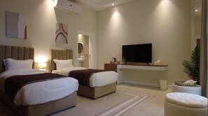 10 bedrooms, desk, iron/ironing board, WiFi
