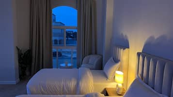 10 Schlafzimmer, Schreibtisch, Bügeleisen/Bügelbrett, WLAN