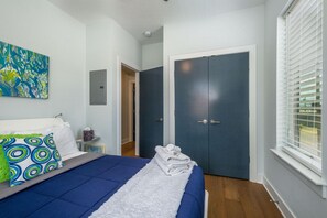 2 bedrooms, desk, iron/ironing board, free WiFi