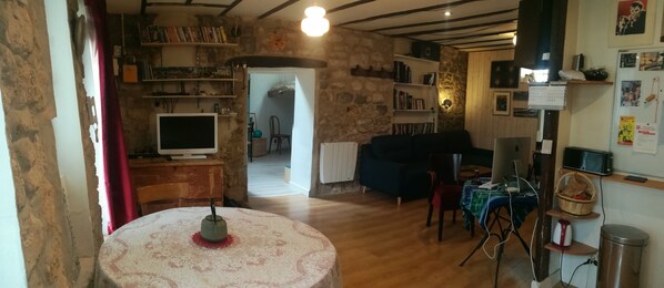 Interior - Appartement de 50 m² Dans un Quartier Populaire du 20ème (Paris)