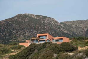 Exterior - Casa Tarrha - Beachside Retreat with Private Heated Pool (Chania Town  Livadia)