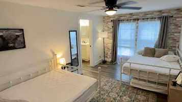 2 habitaciones, tabla de planchar con plancha, wifi y ropa de cama
