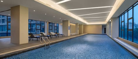 Indendørs pool