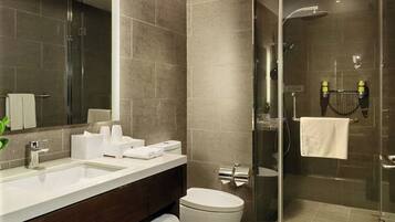 Monolocale Executive, 2 letti singoli | Bagno | Doccia, doccia idromassaggio, set di cortesia gratuito, asciugacapelli