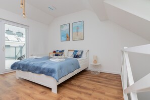 1 bedroom, bed sheets - Cozy Zatokowa Apartment by Renters (Kosakowo)