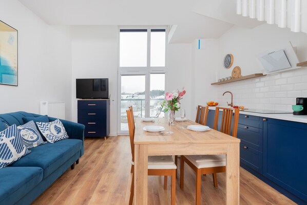 Living room - Cozy Zatokowa Apartment by Renters (Kosakowo)