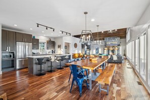 Dining - 10min to Hatley Pointe~Views~ HotTub~ FirePit (Mars Hill)
