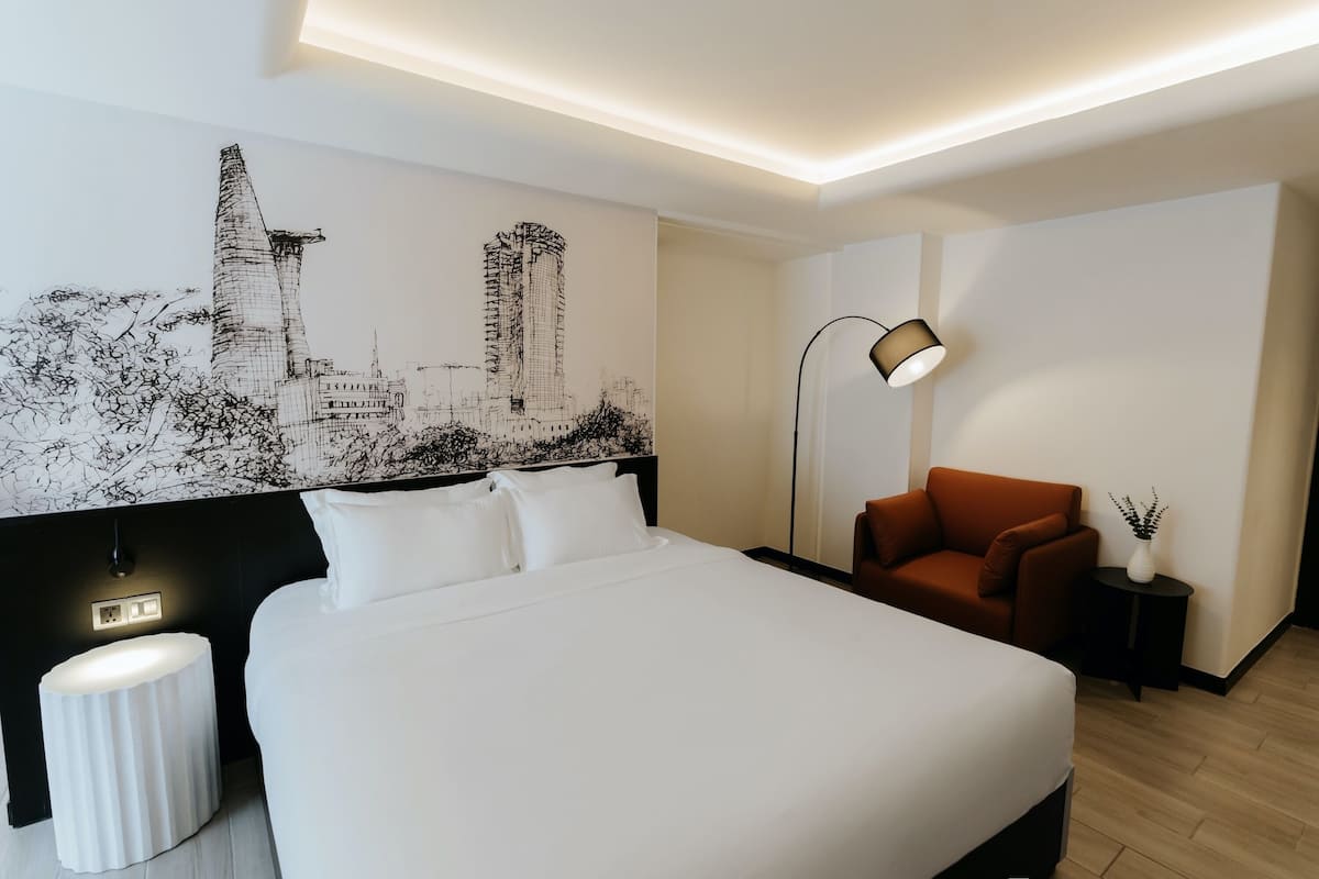 Quarto sênior, 1 cama King | 1 quarto, frigobar, cofres nos quartos, escrivaninha