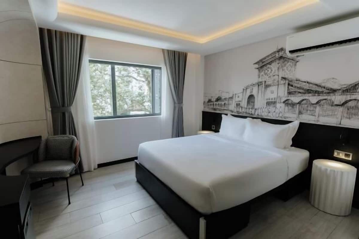 1 bedroom, minibar, in-room safe, desk