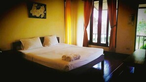 Deluxe Cottage, 1 King Bed, Non Smoking | 1 bedroom, desk, laptop workspace, blackout curtains - Pai Do See Resort (Pai)