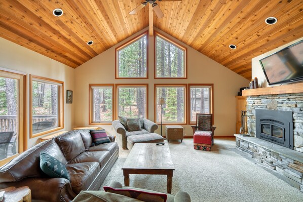 House | 4 bedrooms - NEW Winter Retreat at Black Butte Ranch (Sisters)