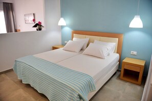 1 bedroom, iron/ironing board, WiFi, bed sheets - Studio Mare Faliraki, Beachfront (Faliraki)