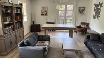 Smart-tv en een open haard