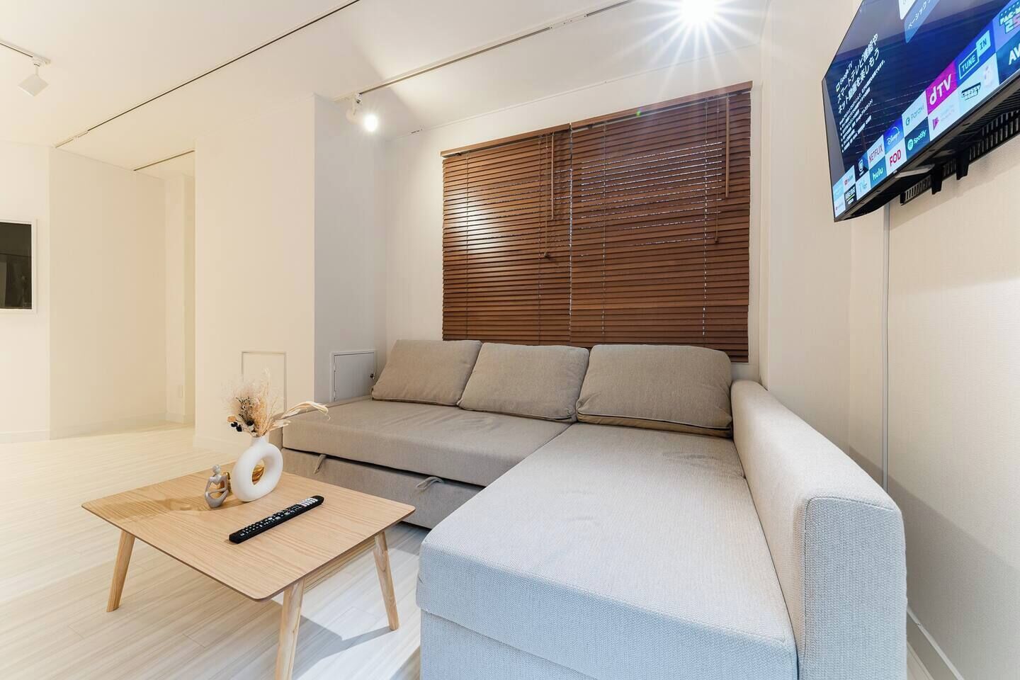 Room 202, non-smoking | Living area