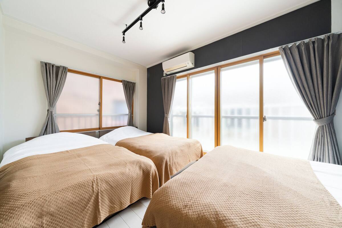 Apartment | 3 bedrooms, iron/ironing board, free WiFi, bed sheets