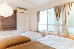 202 | 3 室のベッドルーム、アイロン / アイロン台、WiFi (無料)、ベッドシーツ