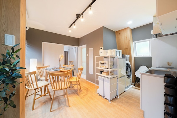 Room 401, non-smoking | Living area